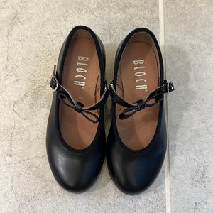 Bloch girls tap shoes.